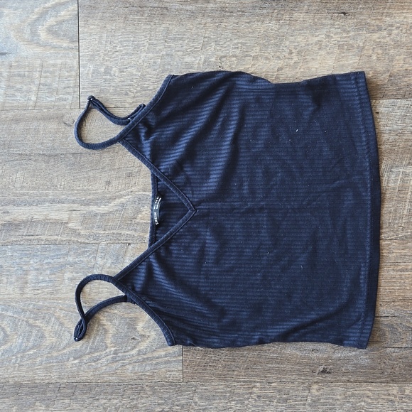 Black Cropped Tank Top - Picture 1 of 3